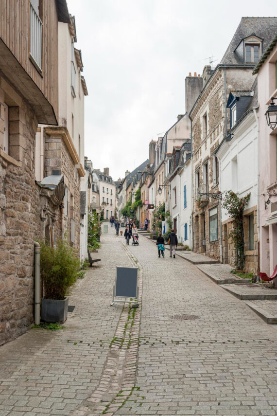 Book a Private Guide to visit Auray