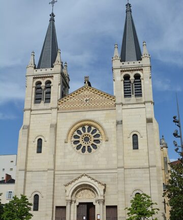 The Best City Tour in VICHY