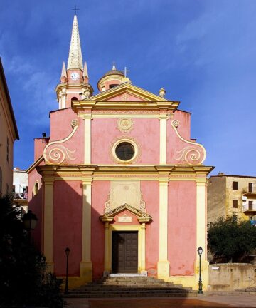 The Best City Tour in CALVI