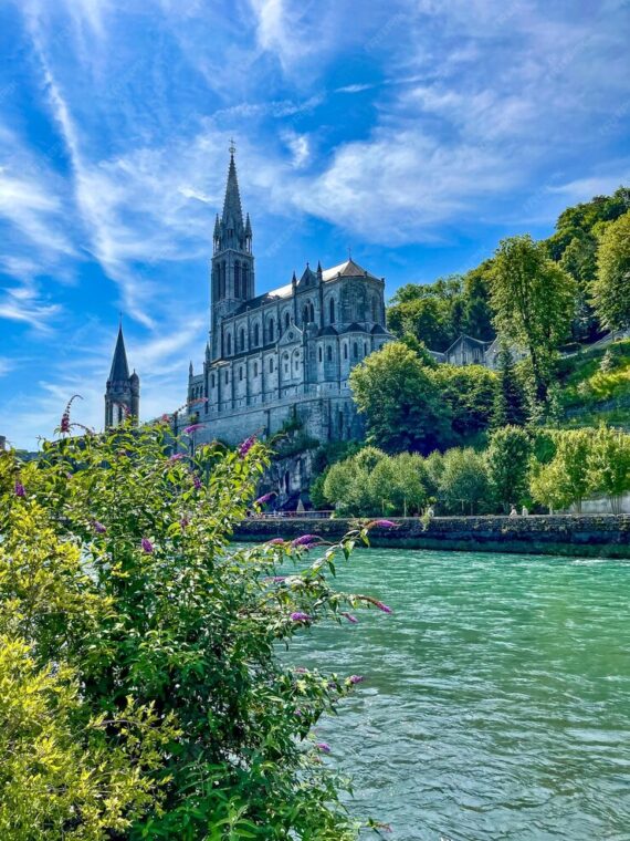 The Best City Tour in LOURDES