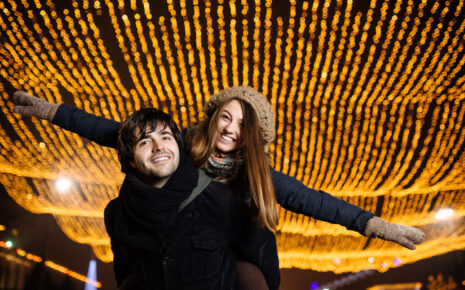 Christmas Market Marseille couple