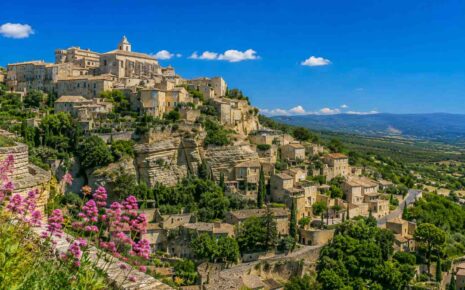 Visit Gordes with a private guide