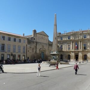 Arles Tour Guide
